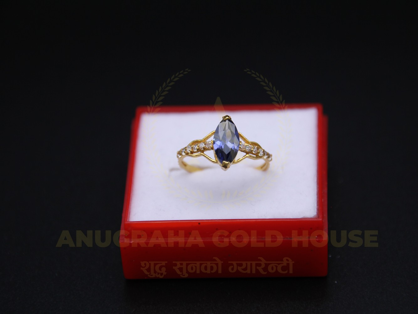Stone- studde ring